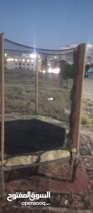 (ترامبولين مستعمل بحاله الوكاله عرضها 1,80 حجم كبير للبيع بسعر مغري جدا جدا) التواصل على الواتس