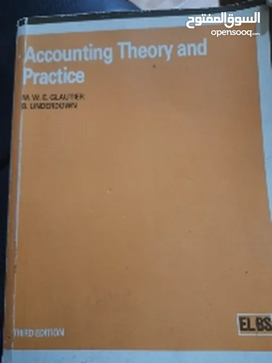 مجموعة كتب جامعية متنوعة مثل physics calculus Engineers Accounting pharmacy Human Resources Manageme
