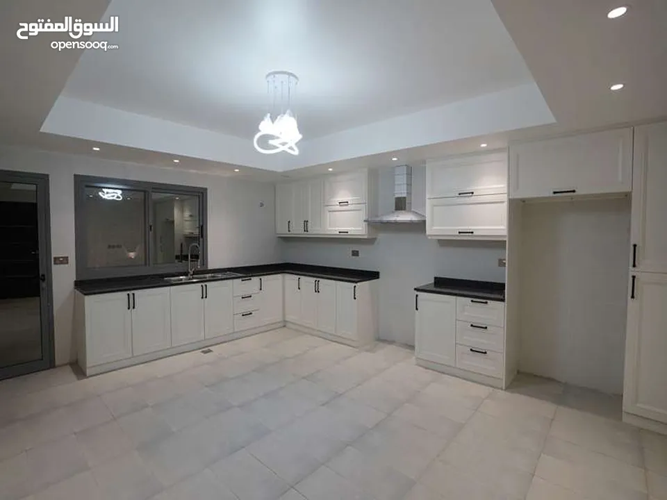 للبيع فيلا 7غرف.بمنطقه شرقان . لوكيشن مميز.مساحه واسعه .استلام فورى.