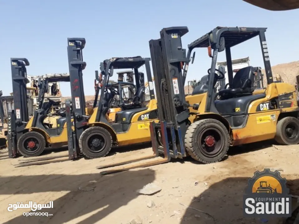 تاجير الرافعات الشوكيه وتنزيل جميع انواع البضائع وتأجير يومي وشهري