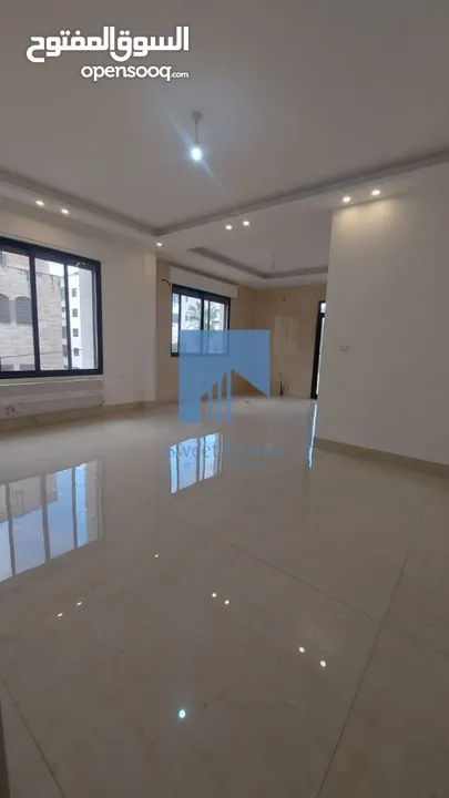 شقة فاخرة للبيع في ضاحية الأمير راشد طابق ثاني 225م تشطيب سوبر ديلوكس لم تسكن