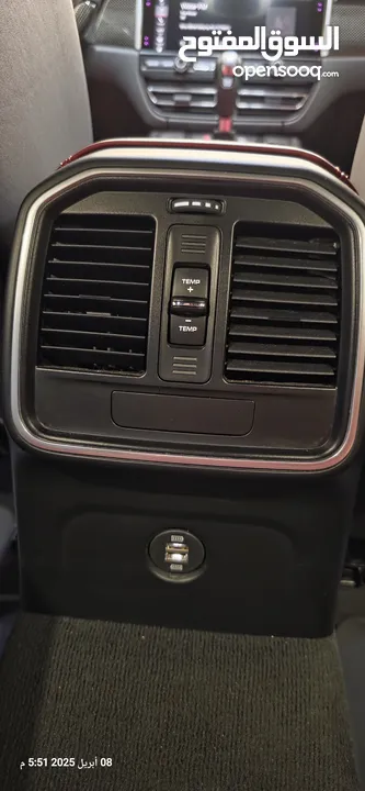 Porsche macan 2019  رمادي فاتح  وارد الوكاله مالك واحد   مواصفات خاصه ...مالك واحد  بسعر مميز