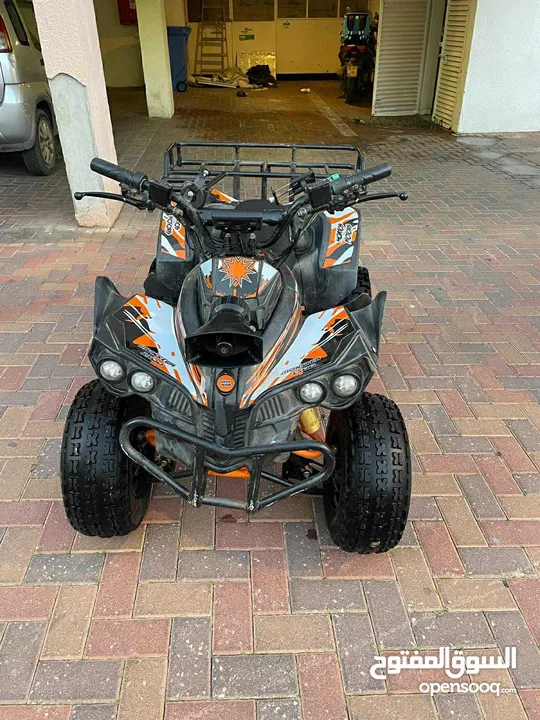 تركترون بحاله الوكاله للبيع باصلا عنبي