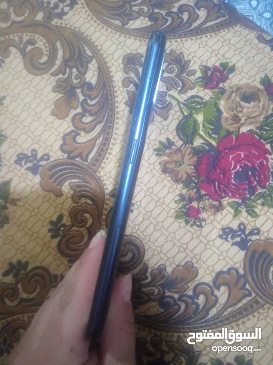 تلفون مستعمل اوبو داخلين نضيف وخارجي كسر خفيف