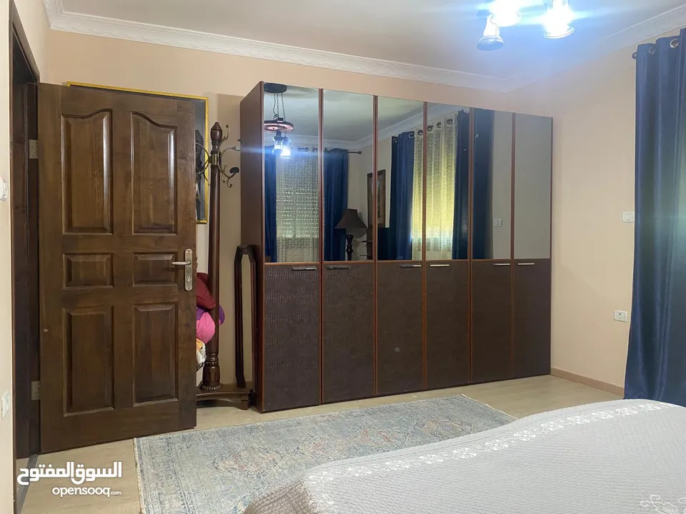 شقة مميزة بإطلالة رائعة سوبر ديلوكس على الشارع الرئيسي. منطقة خلة قيس قريبة جدا على بيت جالا ...