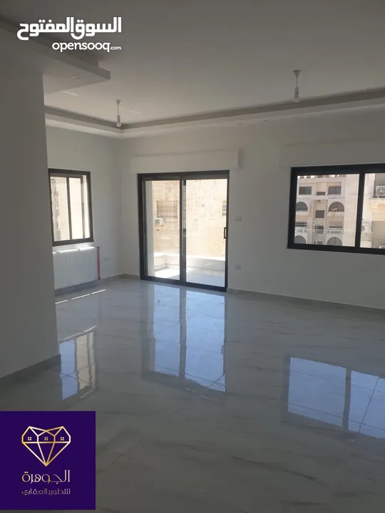 شقة طابق ثاني فخمه ومميزة جديدة لم تسكن لقطه وبسعر مغري جداا عرض خاص أرقى واجمل مناطق خلدا