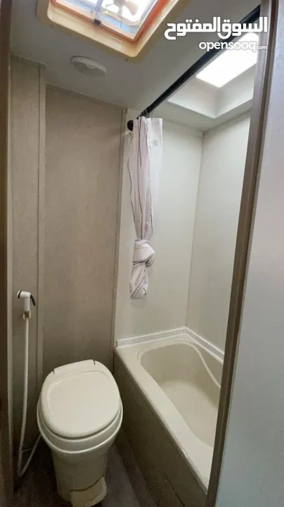 للبيع كرفان أمريكي 18 قدم موديل 2018  For sale: 18-foot American caravan, 2018 model