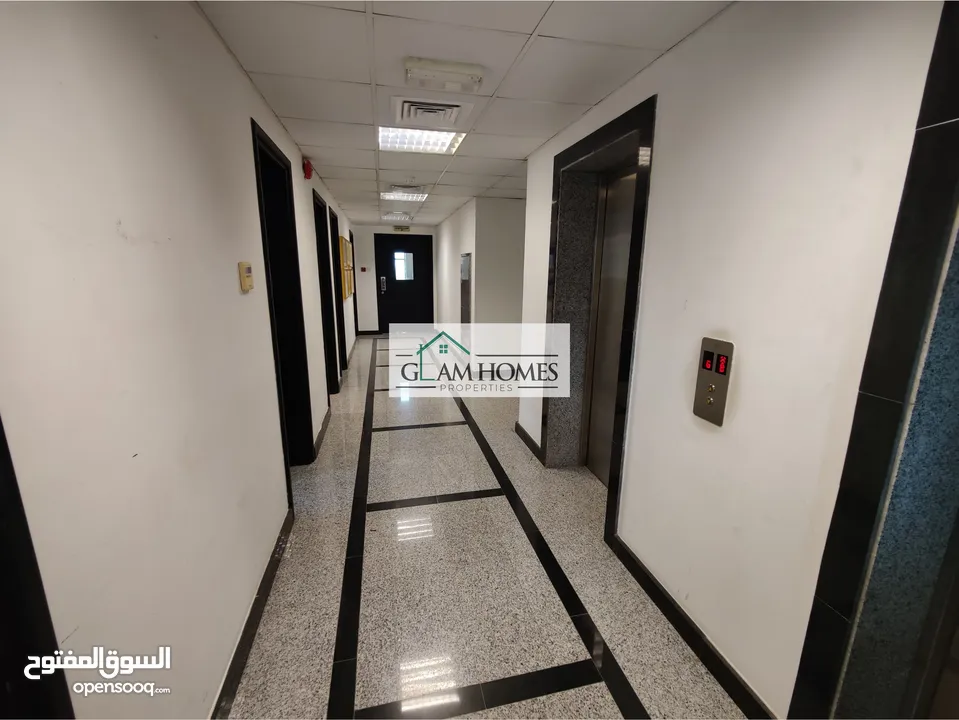 250 SQM Office Space for rent in Qurum REF:477H