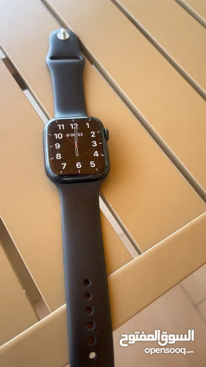 بحالة جيدة Apple Watch series 8 45mm