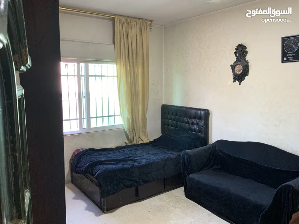 شقه استثمارية فارغه للبيع من المالك مباشرة