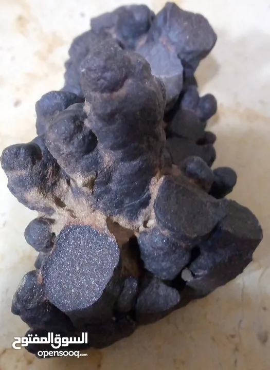 حجر طبيعي نادر سماوى للبيعIron meteorites are composed of nickel and iron