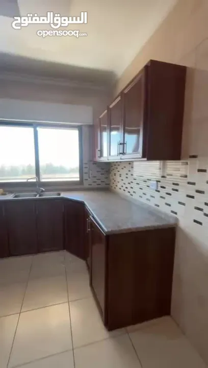 شقة للبيع بسعر مغري خلف مستشفى الراهبات