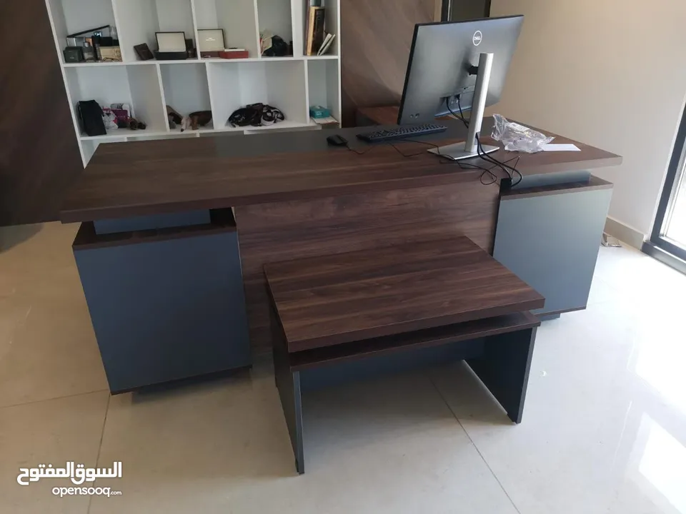 مكتبك بأناقة... والراحة بتوصلك للعقبة!