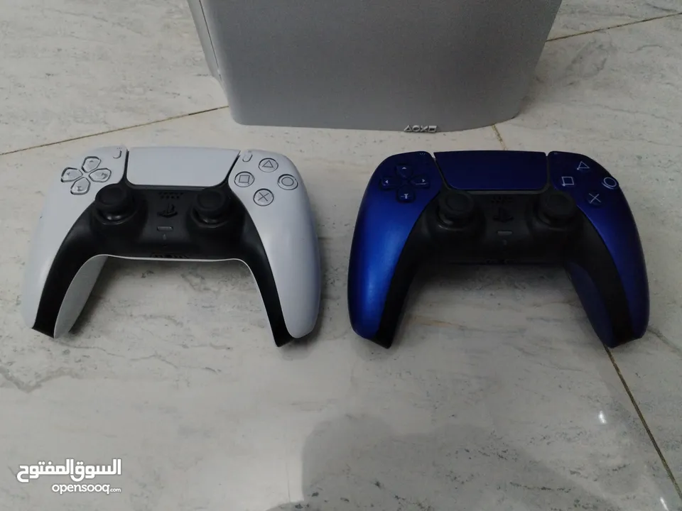 بلاستيشن 5 سلم ps5 slim مع مجموعة العاب وادين ثنتين اصليات ..................................