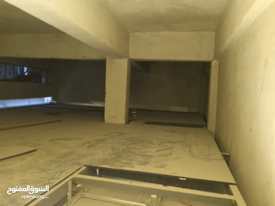 محل مجهز بالكامل بديكور فاخرللبيع
