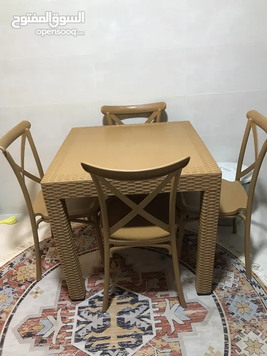 طاولة سفرة رتان + 4 كراسي فاخرة