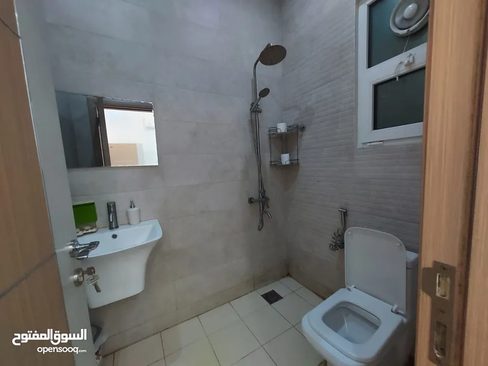 2 Bedrooms Furnished Apartment for Rent with wifi in Al Qurm REF:924R