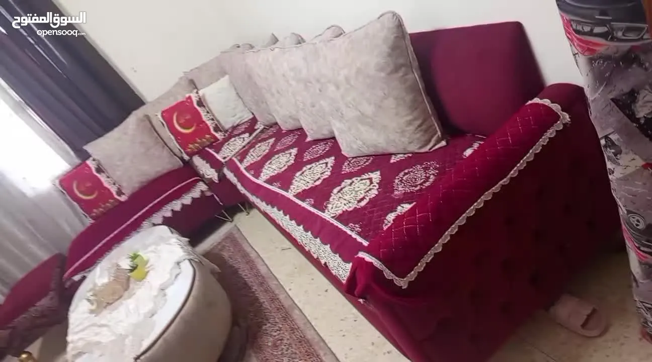طقم كورنر +بفه للبيع+سجاده لون بيج وخمري