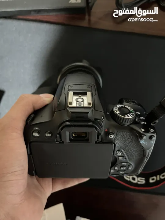 كاميرا كانون للبيع D 650