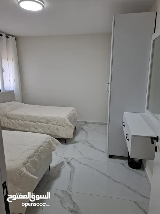 الشقة سوبر دولكس لم تسكن من قبل فرش جديد مع المالك مباشرة
