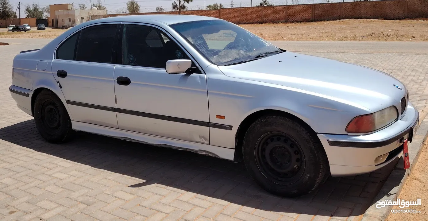 فنس واحد Bmw525 نضيفا