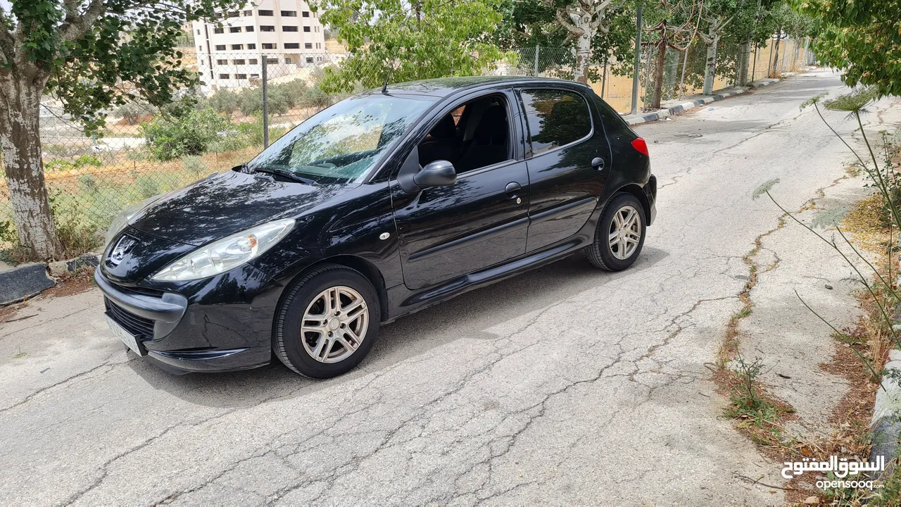 بيجو بيجو 206+    2011