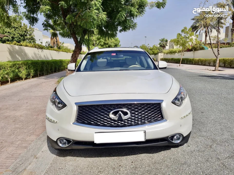 Infiniti QX70 2018 model in great condition 99,000 miles