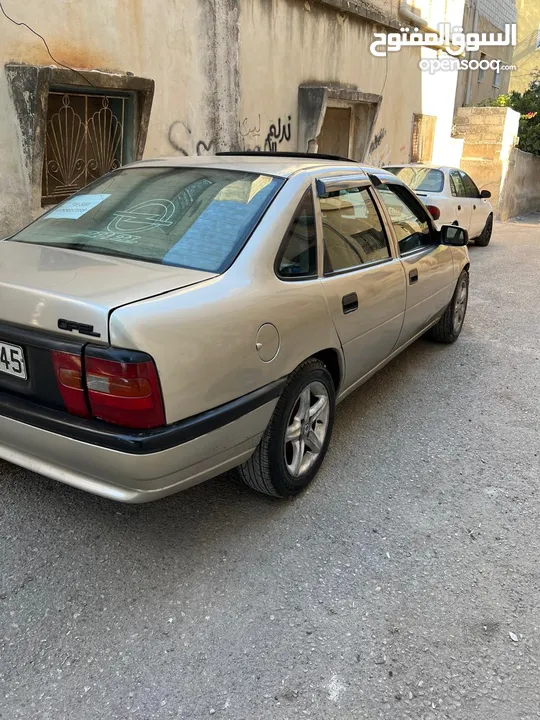 سيارة اوبل فكترا موديل 92 للبيع
