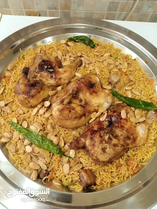 شيف طباخ شرقي وغربي وسلطات ابحث عن عمل خبره في الاكل العربي والسلطات خبره في الفندق وشركه