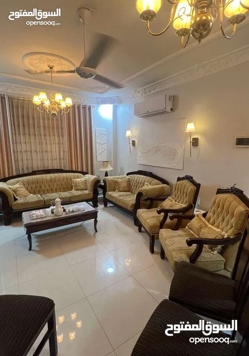 طقم كنب مستعمل للبيع 9 قطع في اربد