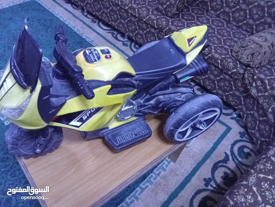 دراجة كهرباء شحن بحالة ممتازه شغالة 100/100 على الفحص