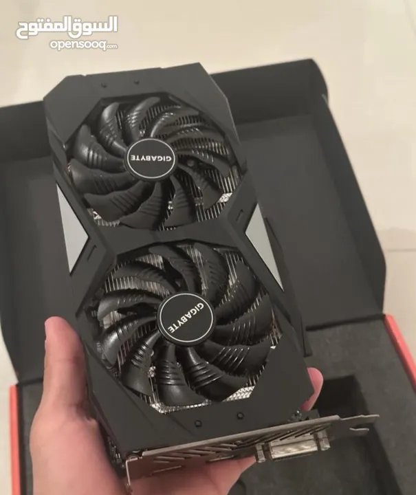 كرت شاشة  GTX 1650 SUPER WINDFORCE 4gb مستخدم نظيييف بالكرتون