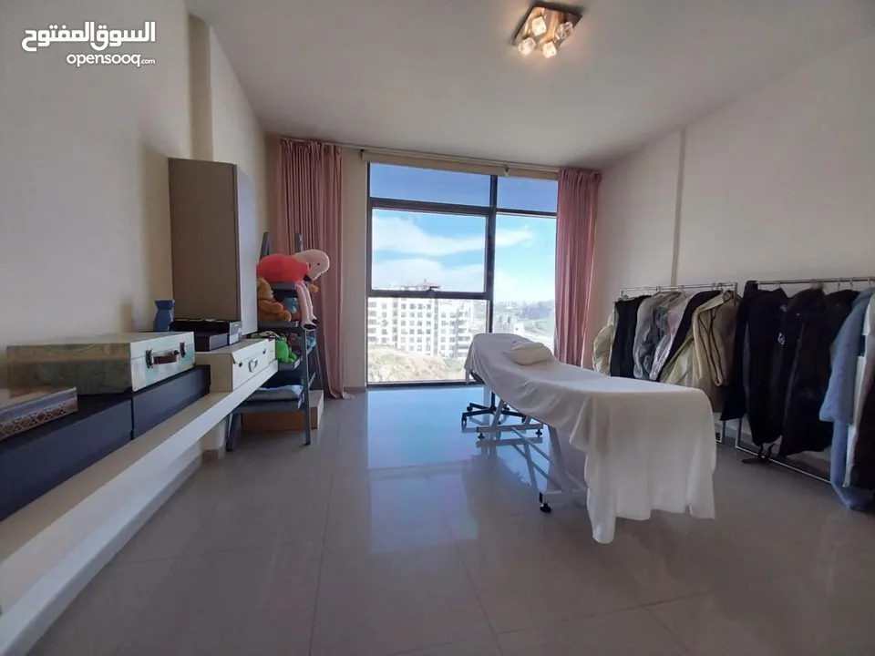 شقه طابقيه لللبيع او للايجار