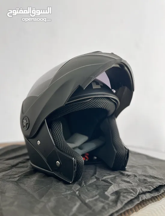 للبيع خوذة دراجة نارية  Motorcycle helmet for sale