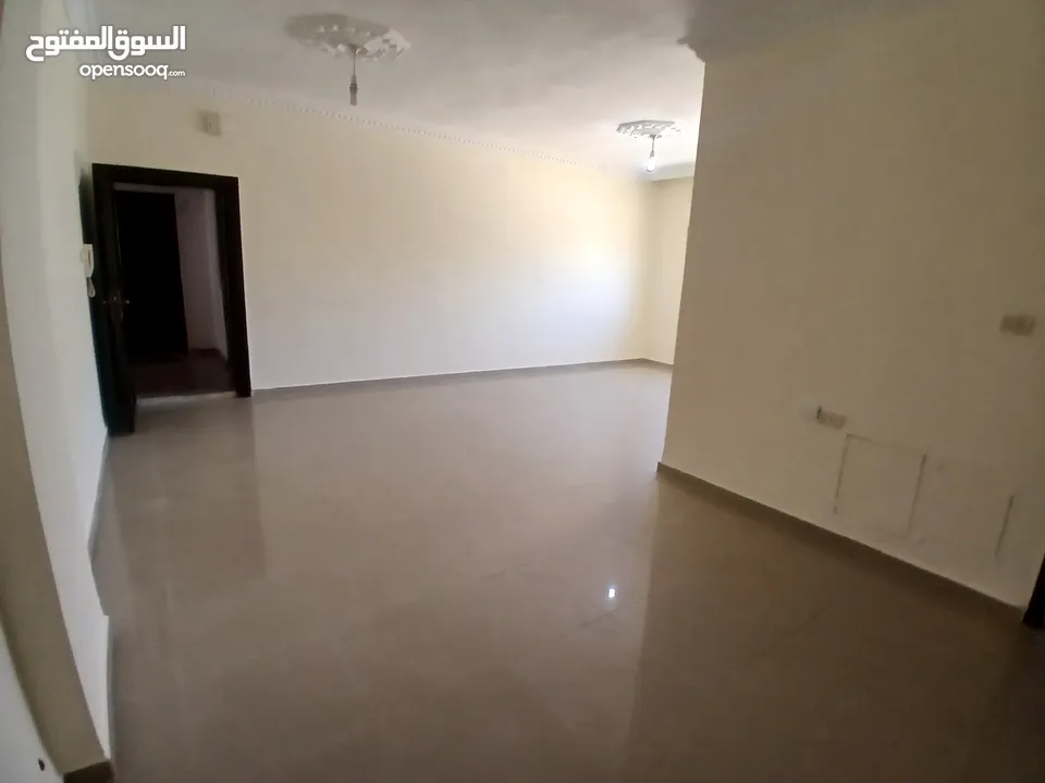 شقه فارغه للإيجار الجبيهه