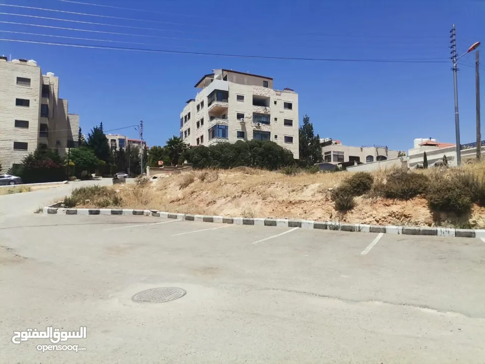 قطعة ارض تصلح للفلل والاسكانات ( موقع مميز / سعر مغري )