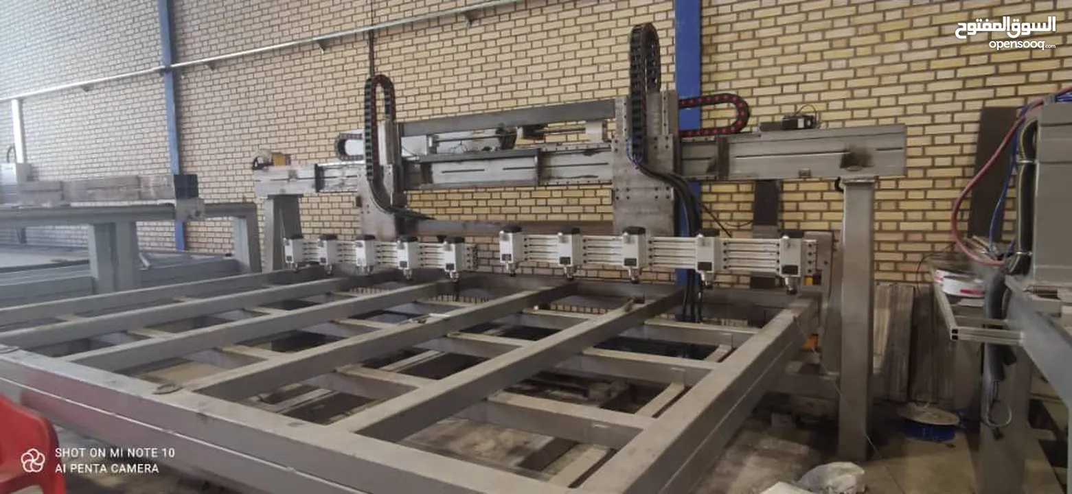 Manufacturing wood and stone CNC machines in different dimensions, simple and tool-changing