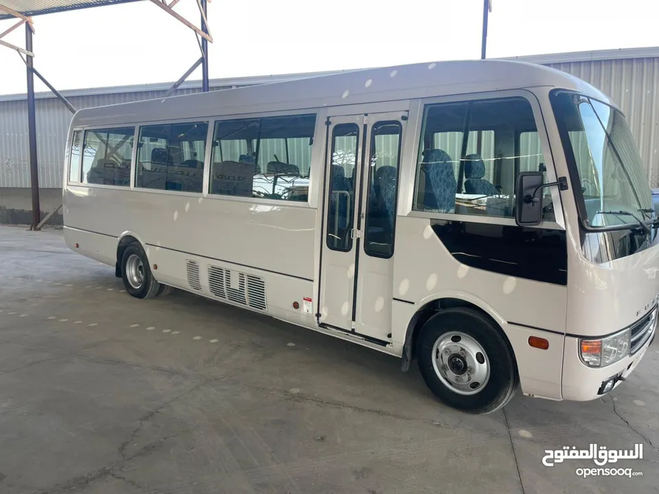 باص متسوبيشي فوسو حره غير مجمرك 26 راكب ماتور كهرباء