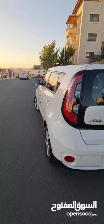 كيا سول كهربائية موديل 2018 لون ابيض وارد كوري