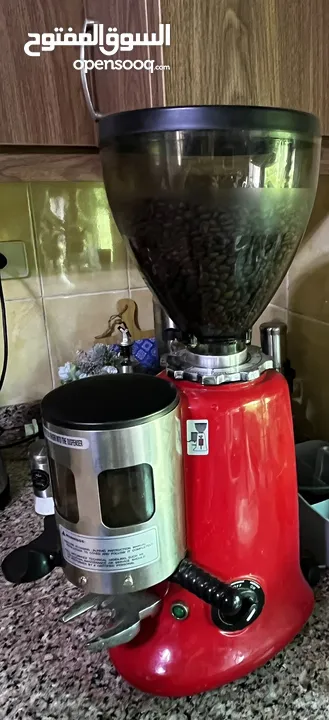 مطحنة قهوة صناعية بحالة الوكاله شبه جديده