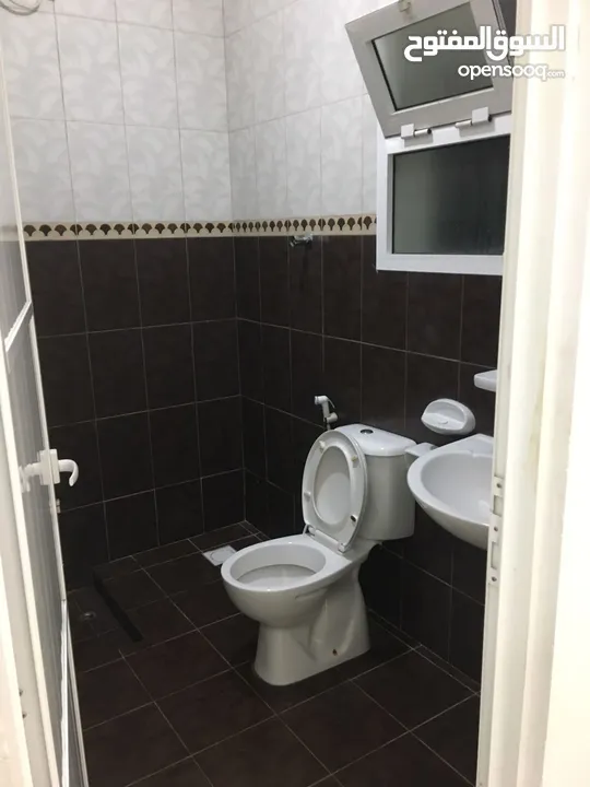 غرفة وحمام بالخوض للايجار قريب السوقRoom and bathroom in Al Khoud for rent near the market