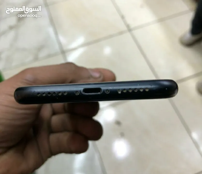 iPhone xr / 64g / battery 76 متفتحش نهائي