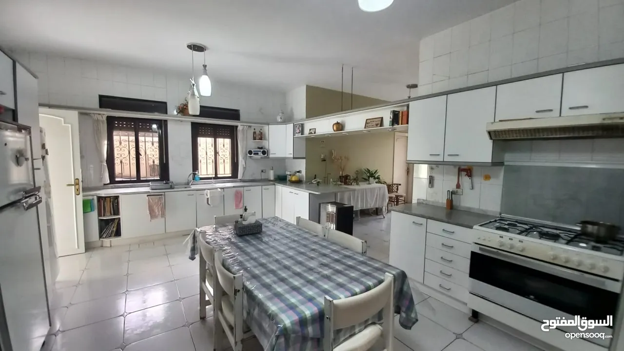 فيلا مفروشة للبيع في ام اذينة ( Property ID : 40886 )