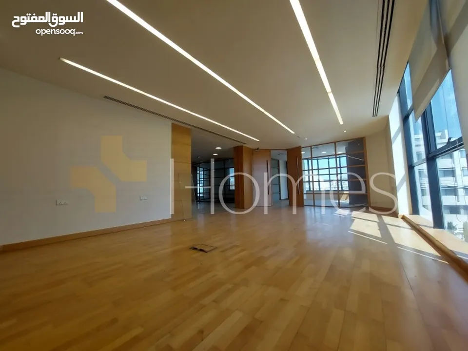 مجمع تجاري مكاتب على شارعين للبيع في جبل عمان بمساحة بناء 1816م