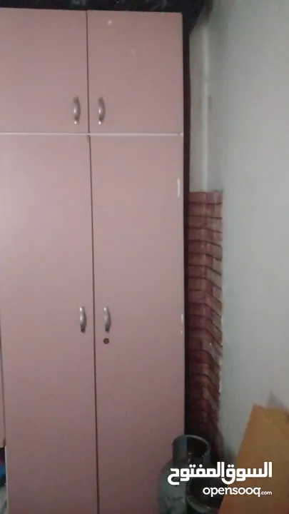 كنب وكورنر وغرفة نوم وثلاجة للبيع المستعجل 300 دينار