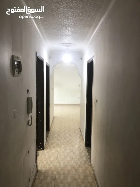 Empty apartment for Rent