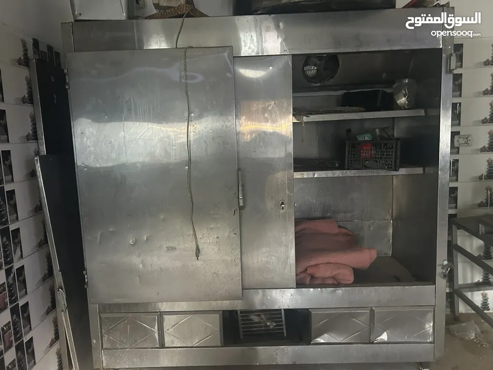 للبيع معدات مطعم ابار زرب غازات ثلاجة حفظ لحمة غاز مظبي دكتات شفاطات غازات ستاند