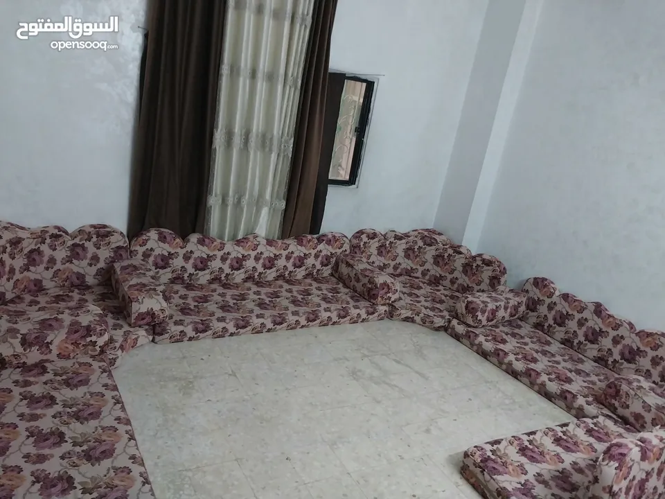 للبيع مجلس عربي بسعر 100 دينار