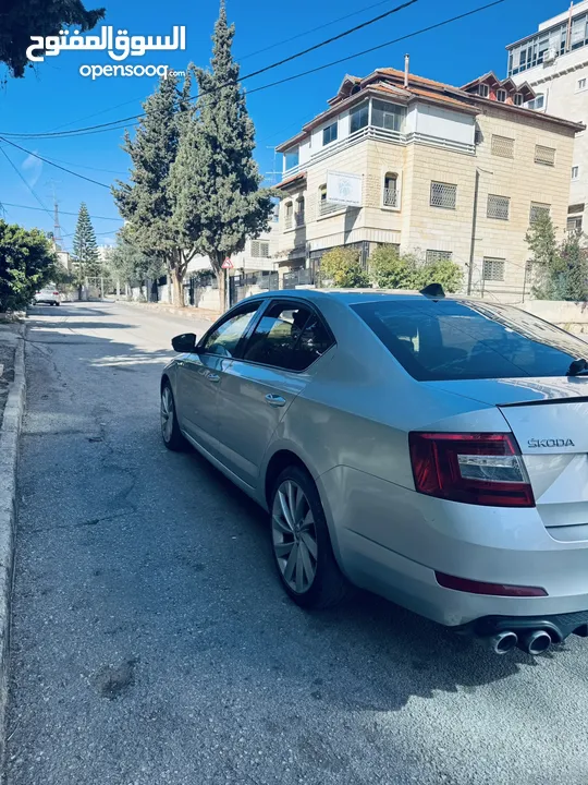 سكودا اوكتافيا ديزل 2000 اوتوماتيك ليد امامي ليد خلفي موديل 2018/17 اصل برايفيت