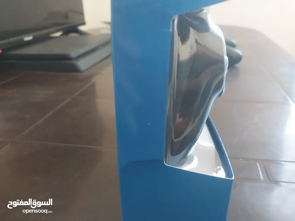 يدة بلستيشن 4